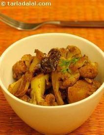 Aloo Gobhi recipe | Punjabi Subzis Recipes | by Tarla Dalal | Tarladalal.com | #22792 | The Asian Food Gazette. | Scoop.it