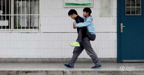 Xie Xu lleva cargando a su amigo con distrofia muscular a la escuela desde hace 3 años | EDUCuestionadores | Scoop.it