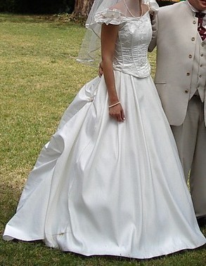 Annonce : jupe+bustier T40 - Bourgogne - Saône et Loire - Occasion du mariage | Robes de mariée d'occasion | Scoop.it