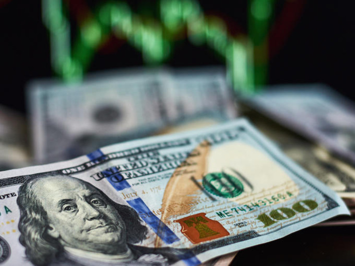 U.S. economy grew a sluggish 0.5% in fourth quarter, government says | Financial Markets Report  - Transforming Money Into Wealth | Scoop.it