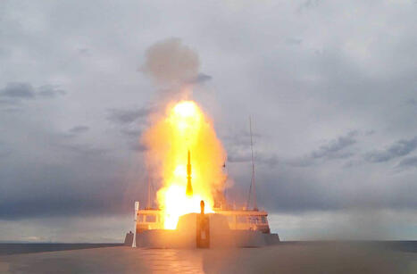 IMDEX 2025: Singaporean Formidable-class frigate fires Aster missile in test | DEFENSE NEWS | Scoop.it