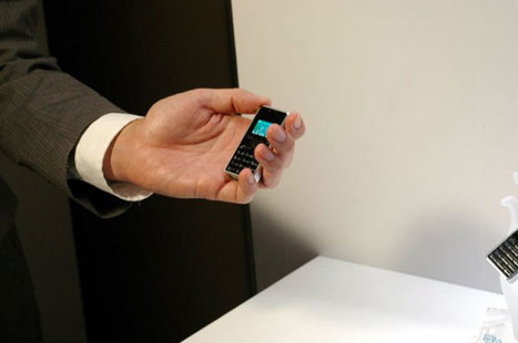 World’s Smallest And Lightest PHS Cell Phone : Willcom WX03A | Technology and Gadgets | Scoop.it