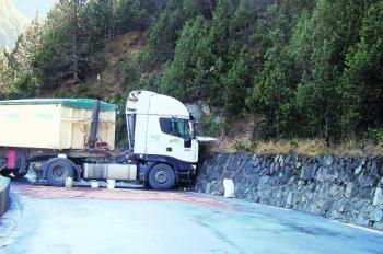 Aragnouet-Bielsa : le tunnel fermé après un accident de poids lourd - La Dépêche | Vallées d'Aure & Louron - Pyrénées | Scoop.it