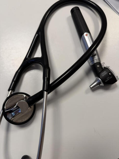 Je viens &agrave; l&rsquo;instant de me faire insulter et menacer de mort au t&eacute;l&eacute;phone en pleine consultation devant t&eacute;moin (en pr&eacute;sence d&rsquo;une patiente et de sa fille) et vous savez la meilleure ? L&rsquo;agresseur (... | H&eacute;sitations Vaccinales: Observatoire HESIVAXs | Scoop.it