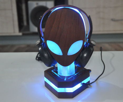 RGB Alienware Headphone Stand | Daily DIY | Scoop.it