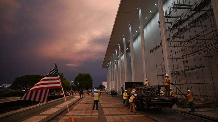 Kennedy Center says it&rsquo;s on the brink of bankruptcy, might close as early as Tuesday | Business Report - Making A Difference | Scoop.it