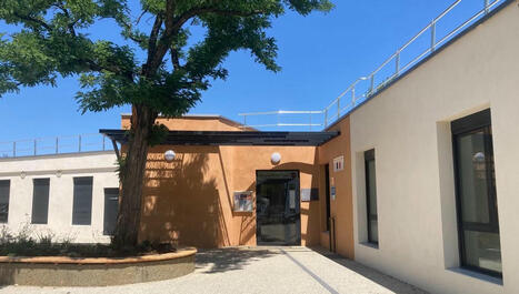 "Je suis très content" : des habitants du quartier de Fontbarlettes à Valence découvrent leur nouvelle Maison pour Tous - ici | Labo Cités - L'actualité de la politique de la ville en Auvergne-Rhône-Alpes | Scoop.it