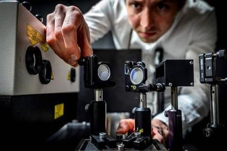 The world’s fastest camera: When light practically stands still | Amazing Science | Scoop.it