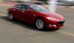 Tesla Sued by Norway Car Owners as Speed Not Insane Enough | Business Report - Making A Difference | Scoop.it