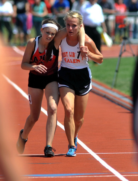 Kind runner helps rival go the distance | #BetterLeadership | Scoop.it