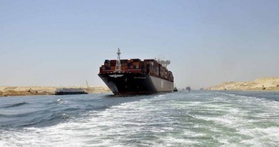 Un nouveau canal de Suez traverse le désert égyptien | Slate Afrique | Les déserts dans le monde | Scoop.it