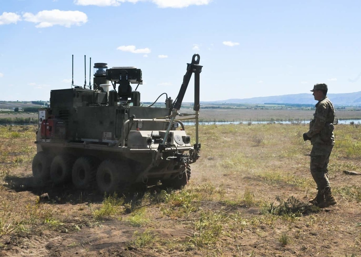 U.S. Army unveils unmanned NBCRV concept vehicl...