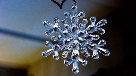 Fabriquer un flocon de neige en perles, décoration de Noël | Nouvel an chinois 2019, #HappyChineseNewYear, Pessa'h, Pessah, Passover Mardi-Gras et Carnaval, fête des rois, Noël, Saint-Nicolas, Thanksgiving, Aïd el Kebir, Ramadan , muguet, 1er mai , Pâques,  origine, décoration, jeux & bricolages | Scoop.it