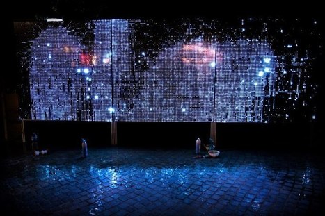 Spray Painting With Light Onto An LED Wall With Water Light Graffiti - Interview Antonin Fourneau | Digital #MediaArt(s) Num&eacute;rique(s) | Scoop.it