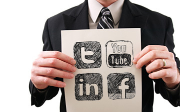 4 Tips for Optimizing Your Resume with Social Media | Communications Major | Scoop.it