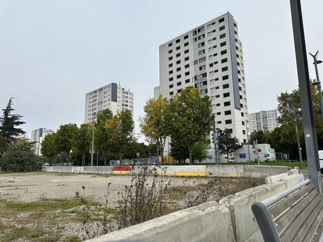 Vénissieux - Darnaise : la tour 71 vit ses derniers mois | Labo Cités - L'actualité de la politique de la ville en Auvergne-Rhône-Alpes | Scoop.it