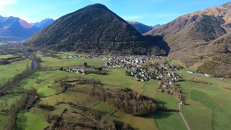  Vol au dessus des villages de la vallée d'Aure - Chantal Pichon | Vallées d'Aure & Louron - Pyrénées | Scoop.it
