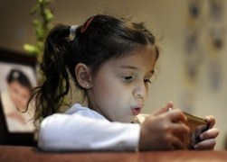 5 Ways to Teach Kids to use Technology Safely | Visual*~*Revolution | Scoop.it