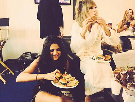 Selena Gomez and Taylor Swift's Unseen Pics From VMAs 2015 | Celebrity Fashion Trends | Scoop.it