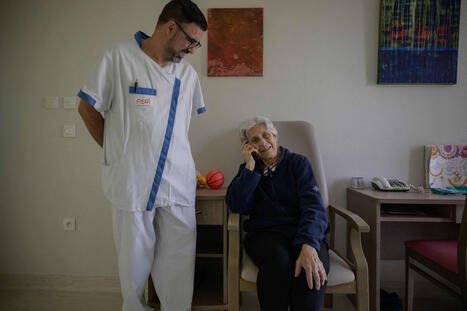 IA e rob&ocirc;s ajudam no cuidado de pacientes com Alzheimer - 05/10/2026 - Equil&iacute;brio e Sa&uacute;de - Folha | Inova&ccedil;&atilde;o Educacional | Scoop.it