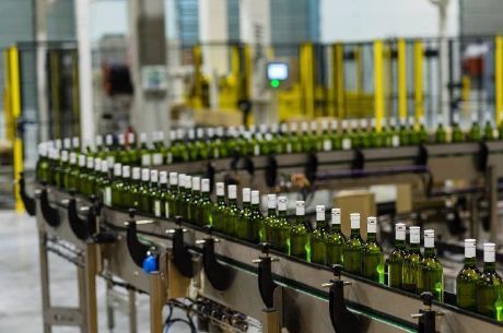 Gironde. La filiale vin de Carrefour inaugure sa nouvelle usine d’embouteillage | Entreprises à Bordeaux et en Gironde | Scoop.it