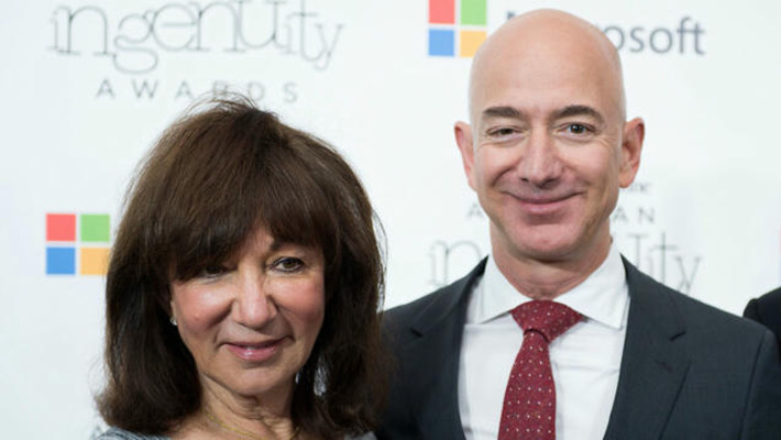 Jeff Bezos' Complicated Relationship With His Dad Revealed After His Mother's Devastating Death | The UHNW Lifestyle Report | Scoop.it