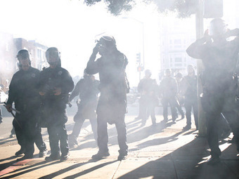 Flash-grenades & tear-gas: 300 arrested at Occupy Oakland (PHOTOS, VIDEO) | Epic pics | Scoop.it