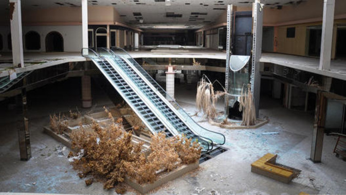 Abandoned Shopping Malls Show Changing Face of Suburbia | Visiting The Past | Scoop.it