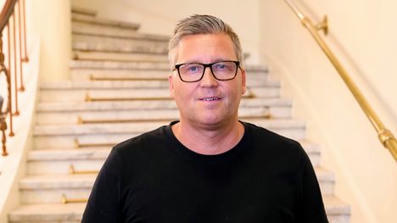 Jani Sievisen tytär pukeutui kansallispukuun rippijuhlassaan | 1Uutiset - Lukemisen tähden | Scoop.it