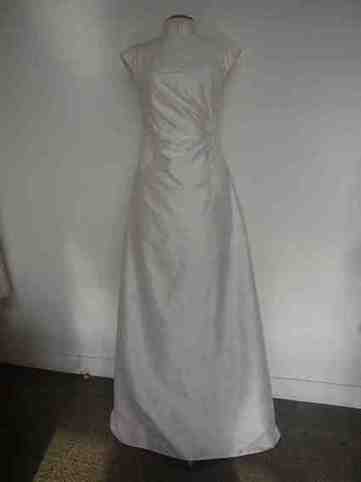Annonce : Robe de mariée en soie - Ile de France - Essonne - Occasion du mariage | Robes de mariée d'occasion | Scoop.it