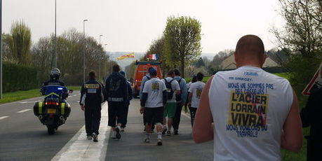 Entre espoir et courbatures : la "marche de l'acier" des ArcelorMittal | Indignations & GLOBAL(R)EVOLUTION | Scoop.it