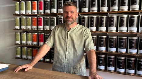 Apr&egrave;s une carri&egrave;re dans l&rsquo;automobile et les syst&egrave;mes d&rsquo;impression, il r&eacute;alise son r&ecirc;ve en ouvrant une boutique de th&eacute; &agrave; Loches | Revue de presse &eacute;conomique du Sud Touraine | Scoop.it