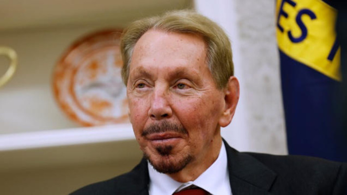 Desperate Billionaire Moves 4,000 Miles for Trump&rsquo;s Attention | Family Office & Billionaire Report - Empowering Family Dynasties | Scoop.it