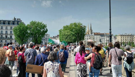 EN IMAGES : Plus de 1 000 personnes dans les rues de Bayonne pour la manifestation du 1er mai - ici | BABinfo Pays Basque | Scoop.it