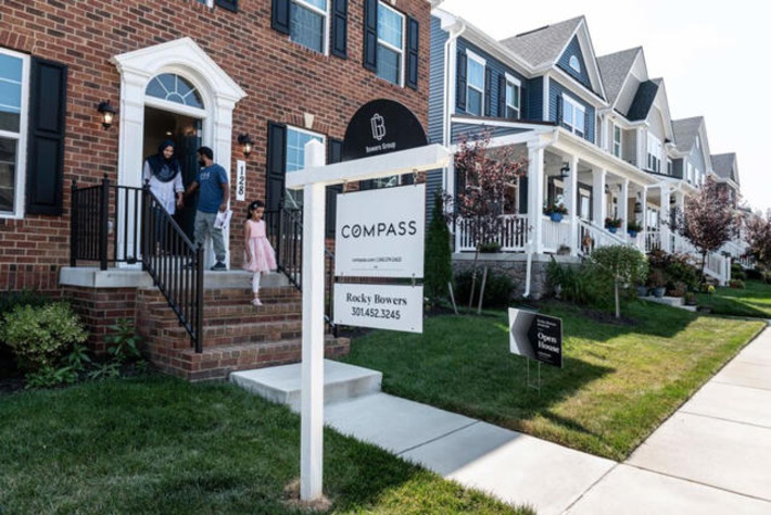 6 economists and real estate pros predict where mortgage rates are heading in April &mdash; and beyond | Real Estate Report | Scoop.it