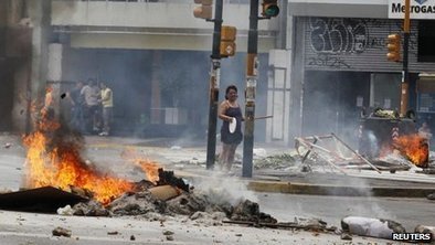 Buenos Aires protests over outages | BBC News | @The Convergence of ICT, the Environment, Climate Change, EV and HEV Transportation & Distributed Renewable Energy | Scoop.it