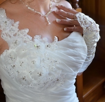 Robe de mariée d'occasion T36/38 avec gants | Robes de mariée d'occasion | Scoop.it