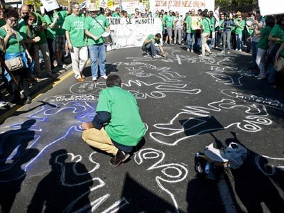 España: represión a la protesta docente - La Junta pide los nombres de los docentes que utilizan la prenda | Malestar docente | Scoop.it