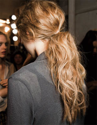 Ponytail Hairstyles | How to Do Ponytail | Video Instructions Ponytail &laquo; Hairstyles, Hairstyle Pictures, Hair Colors & Hair Care 2011 | Kapsels voor vrouwen | Scoop.it