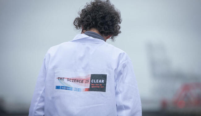 Près de 3 000 scientifiques appellent à se mobiliser contre l'extrême droite