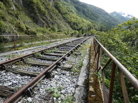 Une nouvelle phase de concertation lancée pour le projet de réouverture de la ligne ferroviaire Pau-Canfranc - La République des Pyrénées.fr | BABinfo Pays Basque | Scoop.it