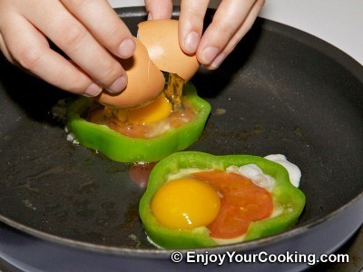 Green Pepper Egg Rings With Tomato | Really interesting recipes | Scoop.it