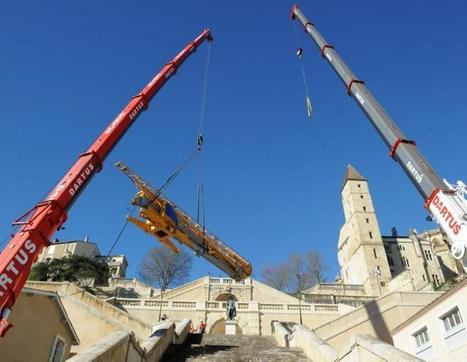Auch. Encore du lourd pour finir l'escalier monumental | Professionnels du tourisme du Grand Auch Cœur de Gascogne | Scoop.it