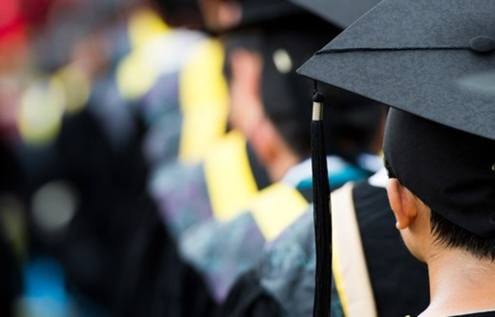 3 Ways to Keep College Entrepreneurs' Dreams Alive, Even After Graduation | Family Office & Billionaire Report - Empowering Family Dynasties | Scoop.it