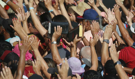 Pesquisa mostra que crença evangélica é a religião das periferias, diz especialista | Inovação Educacional | Scoop.it