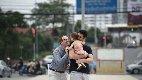 Tha&iuml;lande: un couple gay bloqu&eacute; avec son b&eacute;b&eacute; n&eacute; d'une m&egrave;re porteuse | Bio&eacute;thique & Procr&eacute;ation | Scoop.it
