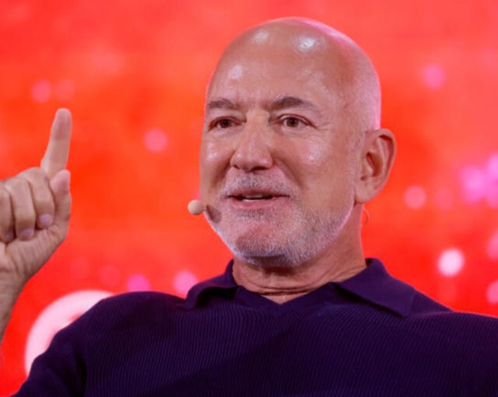 Jeff Bezos: Amazon&rsquo;s next empire will be built on computer chips | Family Office & Billionaire Report - Empowering Family Dynasties | Scoop.it
