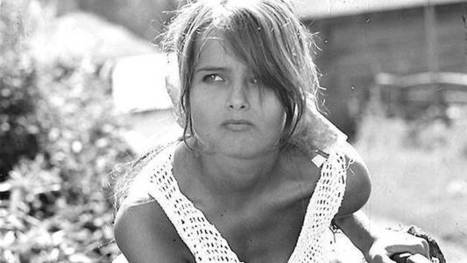 musta tyttö ottaa anaali seksiä