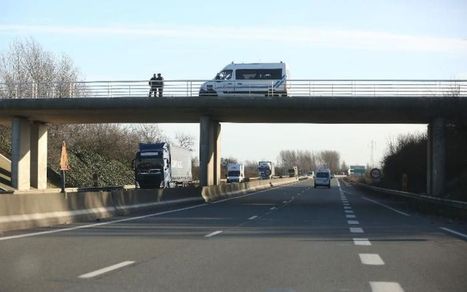 Jets de cocktails molotov par des migrants à Calais | ACTUALITÉ | Scoop.it