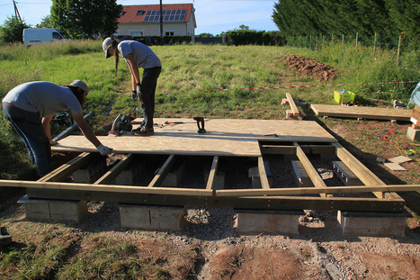 Autoconstruire sa Tiny House fixe : Ce couple partage toutes les étapes en vidéos | Build Green, pour un habitat écologique | Scoop.it